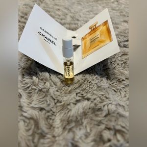 Chanel Eau De Parfum Gabrielle fragrance perfume sample spray